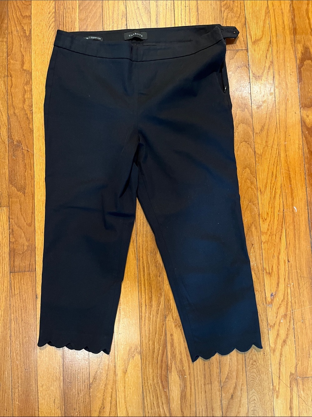 Talbots Black Scallop-Hem Capri Pants